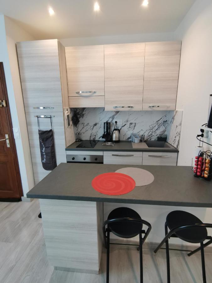 Coquet 2 Pieces Entierement Renove Et Climatise Apartamento Cannes Exterior foto