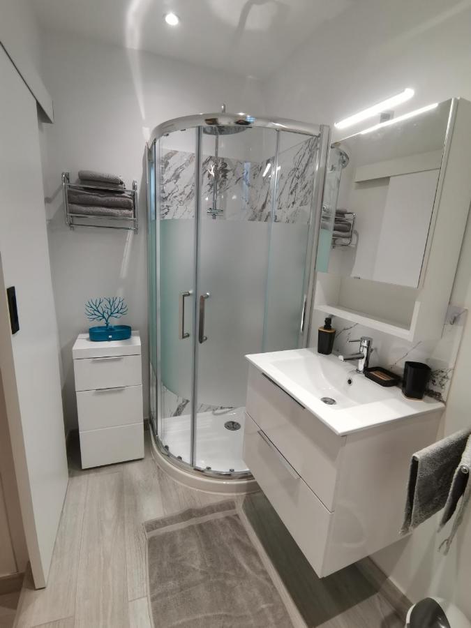 Coquet 2 Pieces Entierement Renove Et Climatise Apartamento Cannes Exterior foto