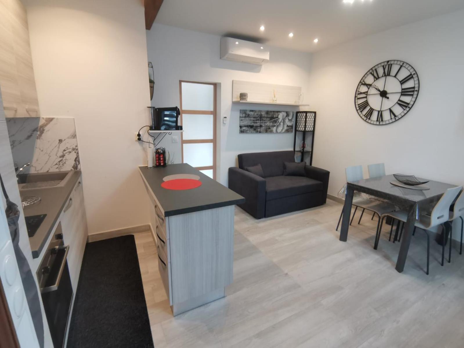 Coquet 2 Pieces Entierement Renove Et Climatise Apartamento Cannes Exterior foto